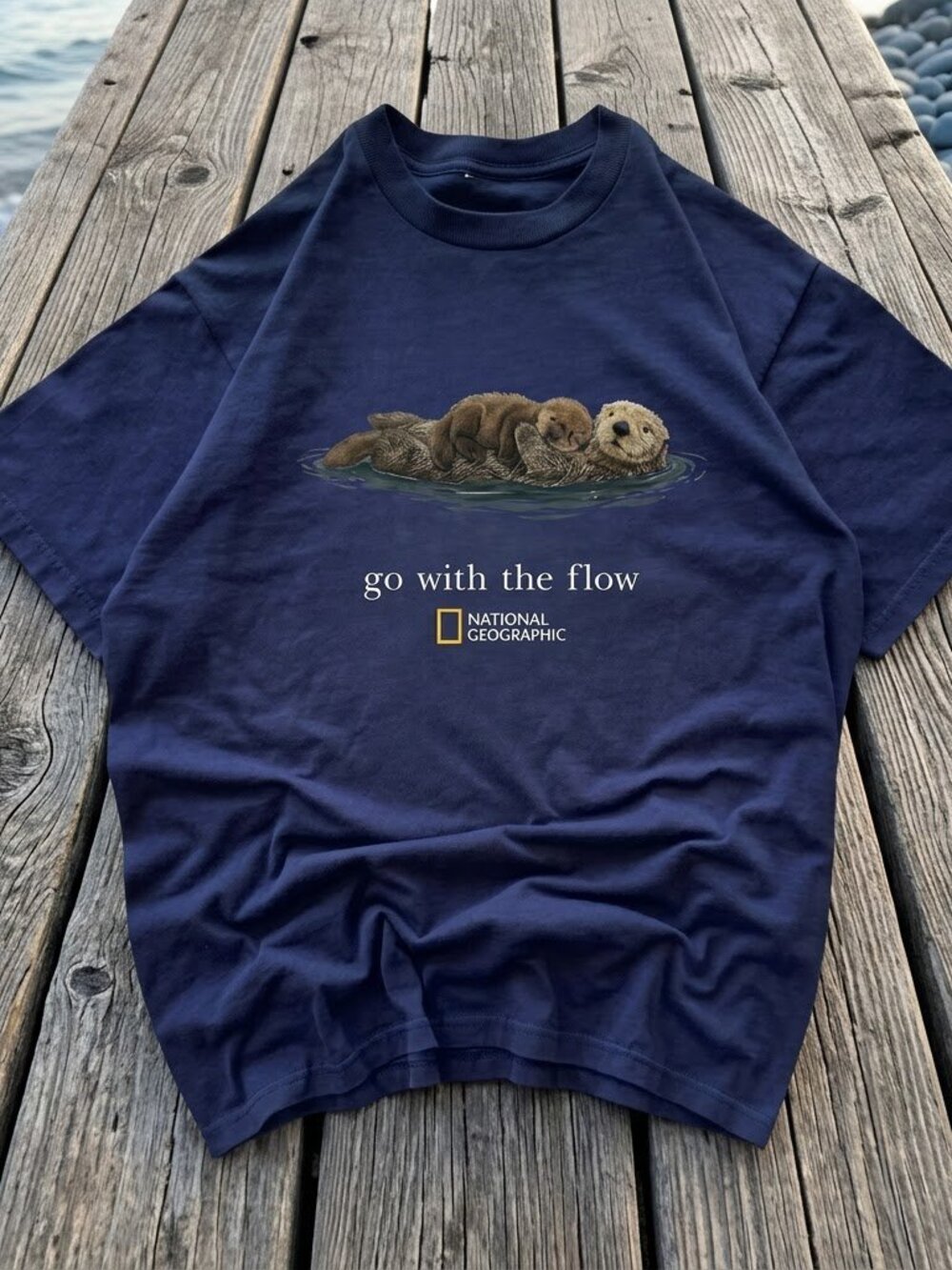 National Geographic Otter Graphic T-Shirt, Vintage 90s Y2k Style Top navy